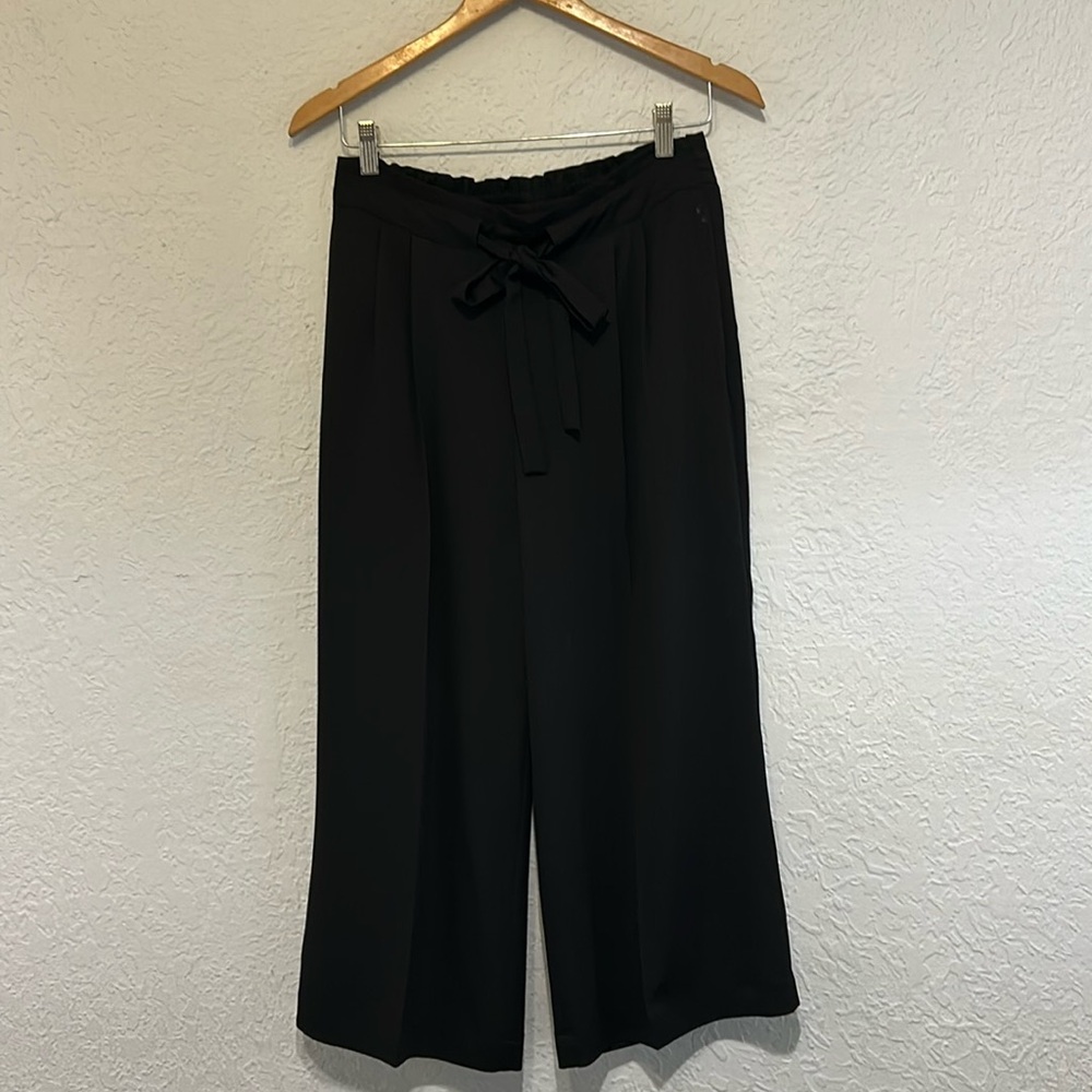 Color black brand DR2 size medium